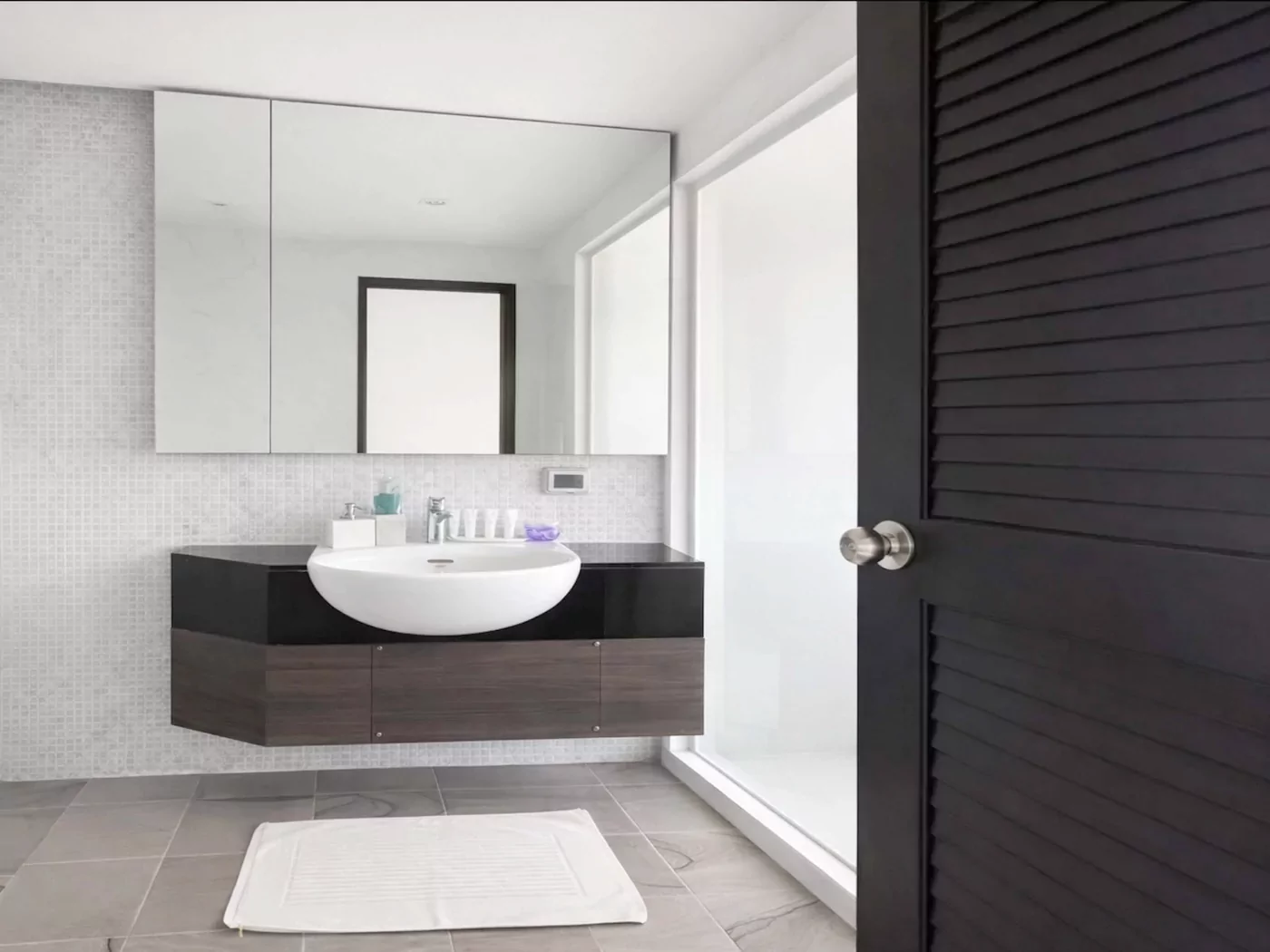 The bathroom, with a rain shower